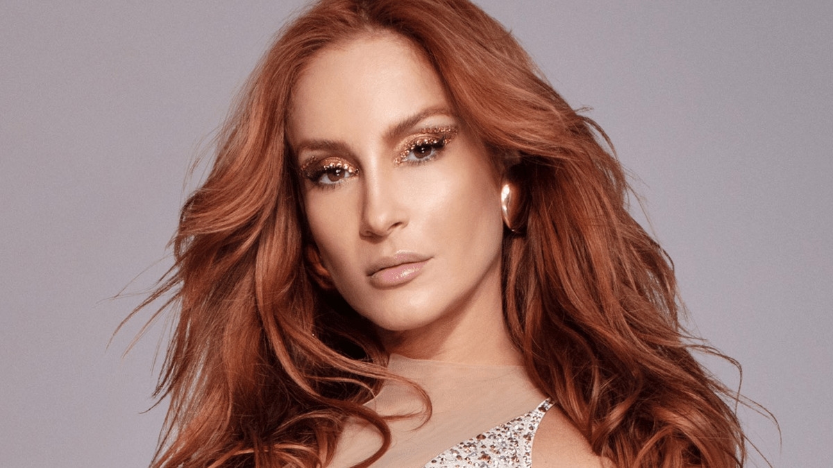 Claudia Leitte estreia EP “REALVERSO” com parcerias de Saulo, Ivete Sangalo e Mari Fernandez; ouça!