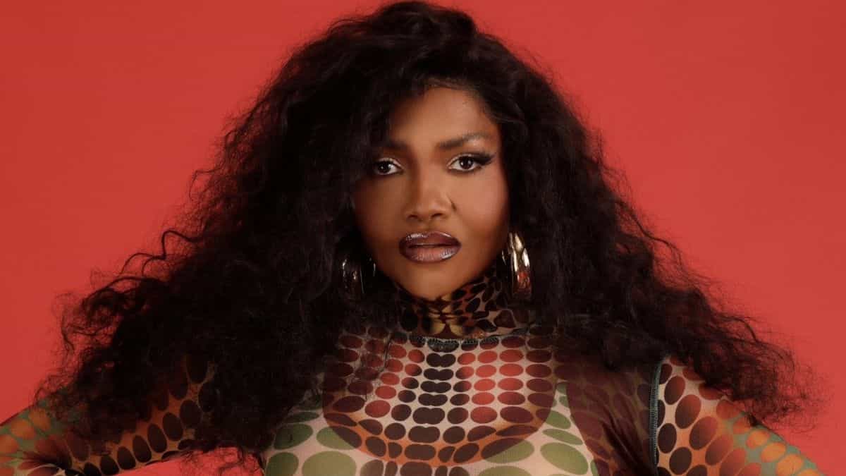 Gaby Amarantos lança “Rock Light” no YouTube com versões acústicas de sucessos de “Rock Doido”