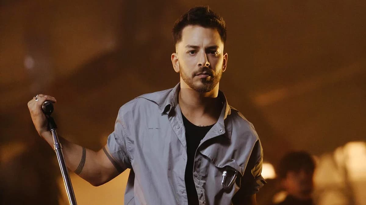 Junior lança “Solo Vol. 2” e celebra parceria com Gloria Groove