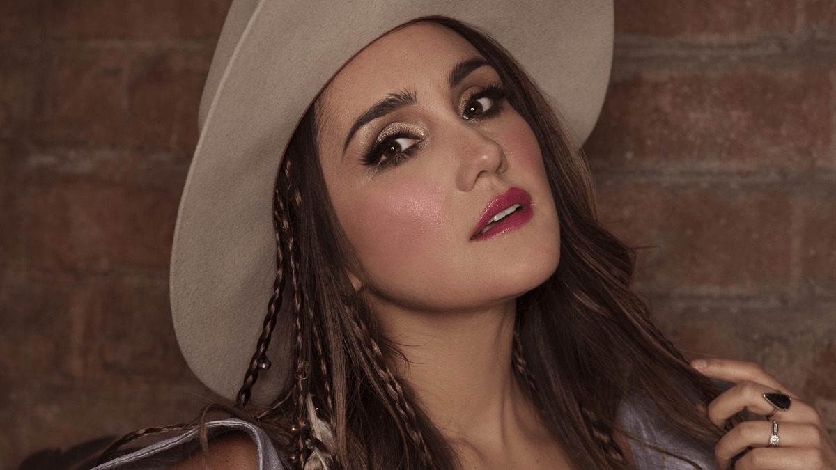 Dulce Maria arquiva fotos no Instagram e dá força a rumores de comeback do RBD